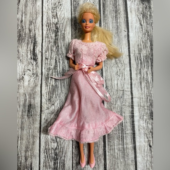 Mattel Toys Vintage Barbie Good Condition 7s Blonde Pretty Pink mattel-toys-vintage-barbie-good-condition-7s-blonde-pretty-pink